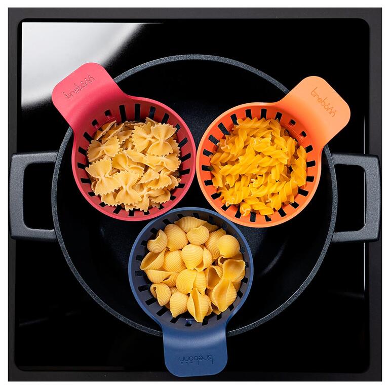 Kochkörbe, 3er-Set, in verschiedenen Farben mit Pasta.