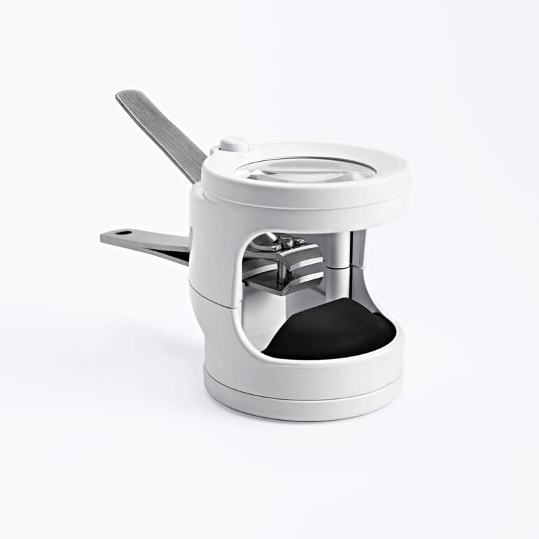 Sicherheits-Nagelknipser auf einem weißen Hintergrund