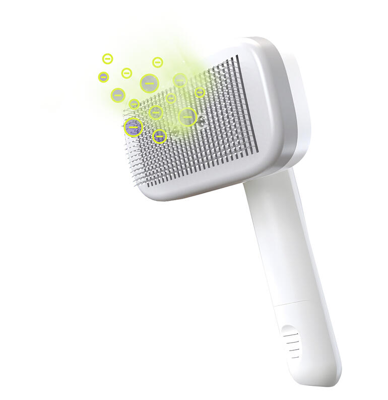 Tierhaarbürste mit Ionen-Generator, die Haarpartikel freisetzt.