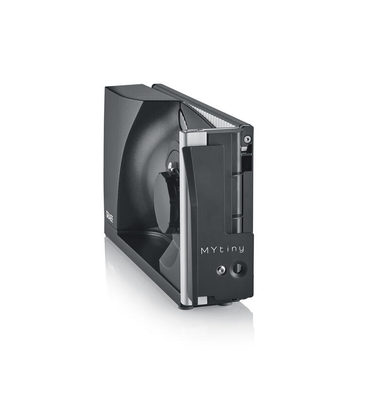 Ultrakompakter Allesschneider von der Vorderansicht.