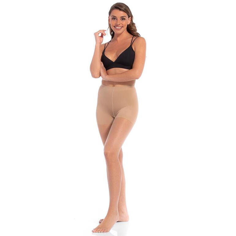 MAGIC® Peep Toe-Strumpfhose MAGIC® Peep Toe-Strumpfhose in Hautfarbe, getragen von einer Frau.