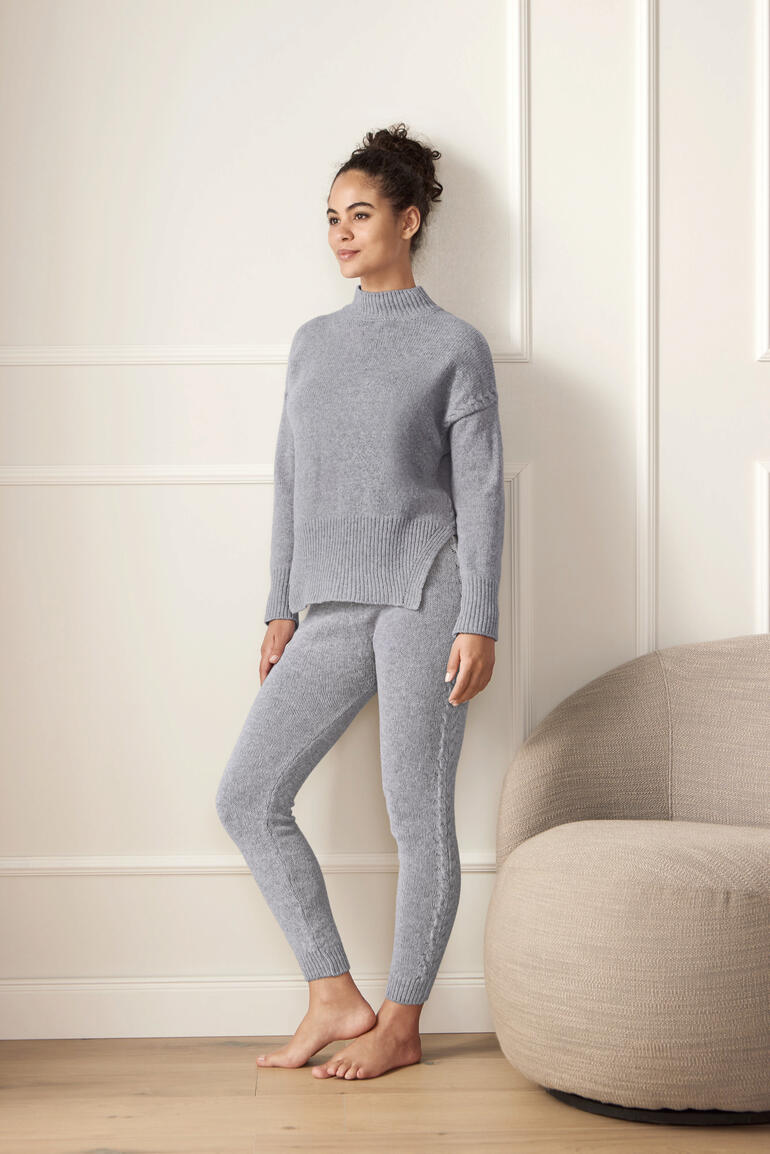 Pull Vorderansicht von grauem Merino-Pullover mit Stehkragen