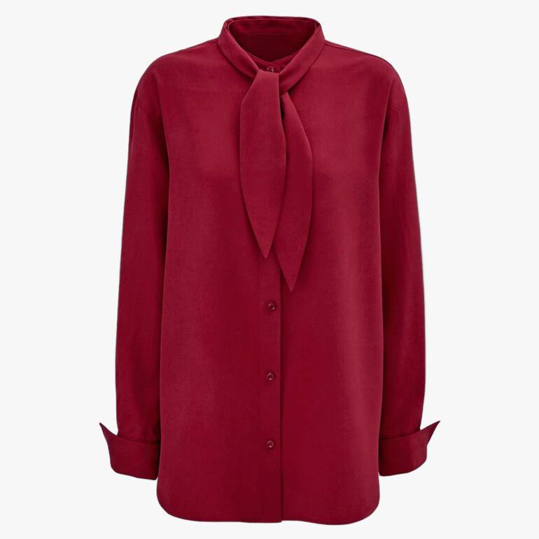 Rote Tencel™-Twill-Schluppenbluse in Frontansicht.