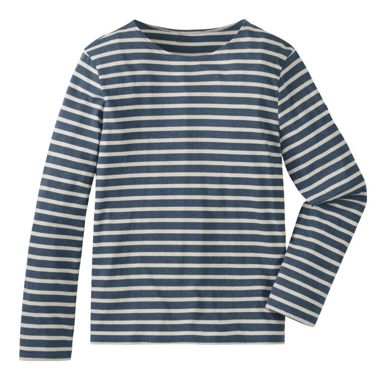 Gestreiftes Langarmshirt in Jeansfarben und Ecru auf weißem Hintergrund.