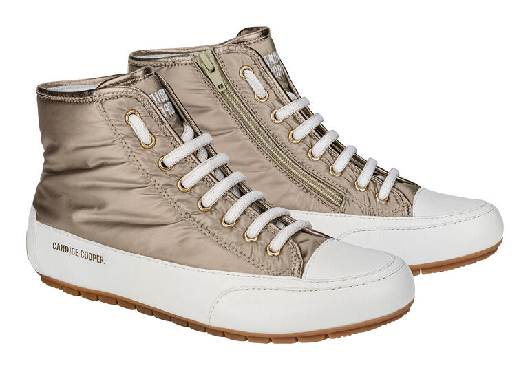 Paar Candice Cooper Glam-Sneaker in Glanzgold, auf neutralem Hintergrund.