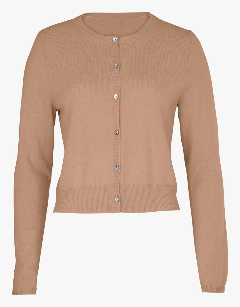Beiger FTC Kurz-Cardigan, frontal abgebildet.