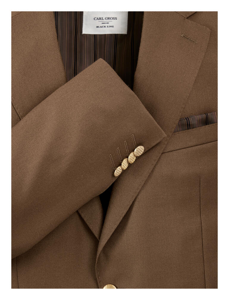 Ärmel des braunen Kaschmir-Blazers mit Knöpfen.