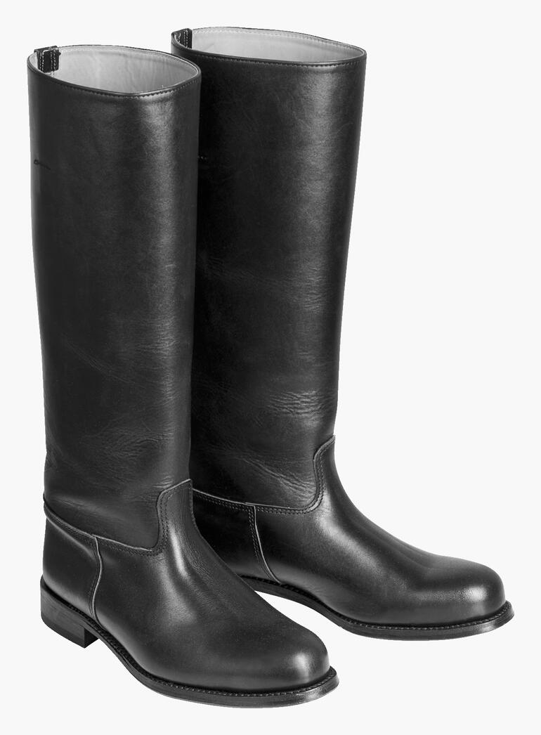 Schwarze Reiterstiefel aus Leder mit hohem Schaft.
