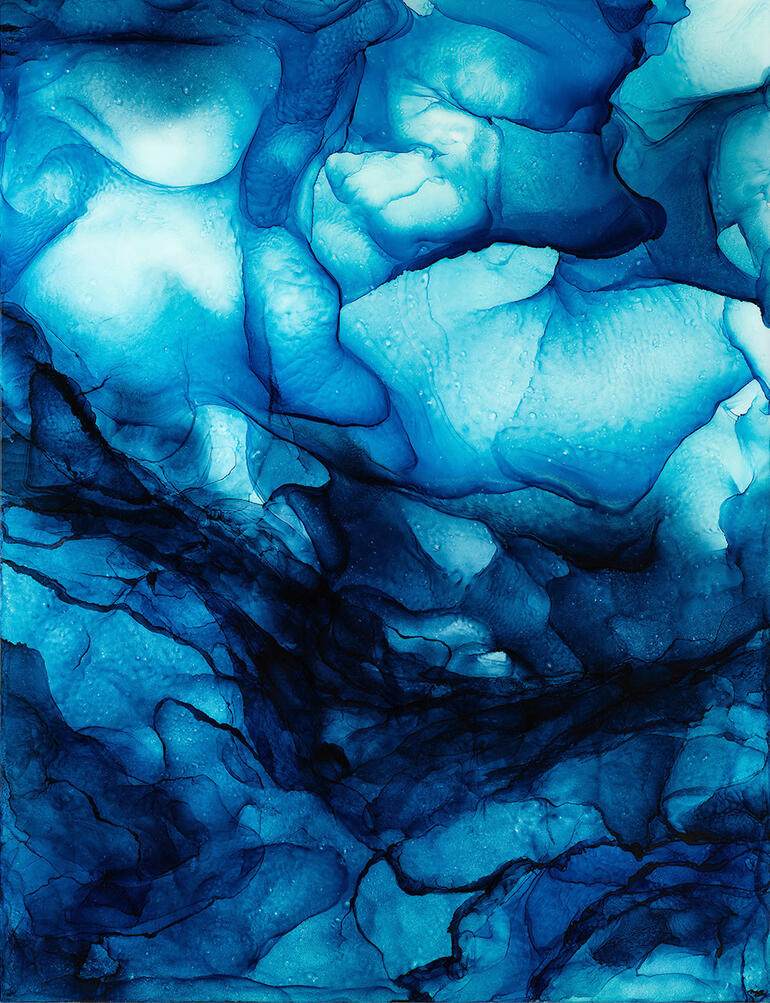 Helle blaue Malerei mit intensiven Farbtönen und Mustern.
